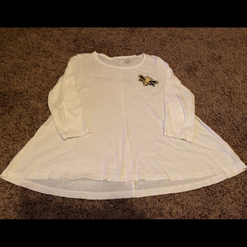 Crown & Ivy “The Bee’s Knees” 3/4 Sleeve Top